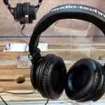 Audio-Technica taglia il cavo su una cuffia popolare e mostra altri extra
