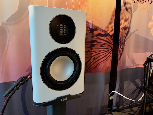 Elac presenta gli altoparlanti della serie Carina alimentati con Tweeter a getto